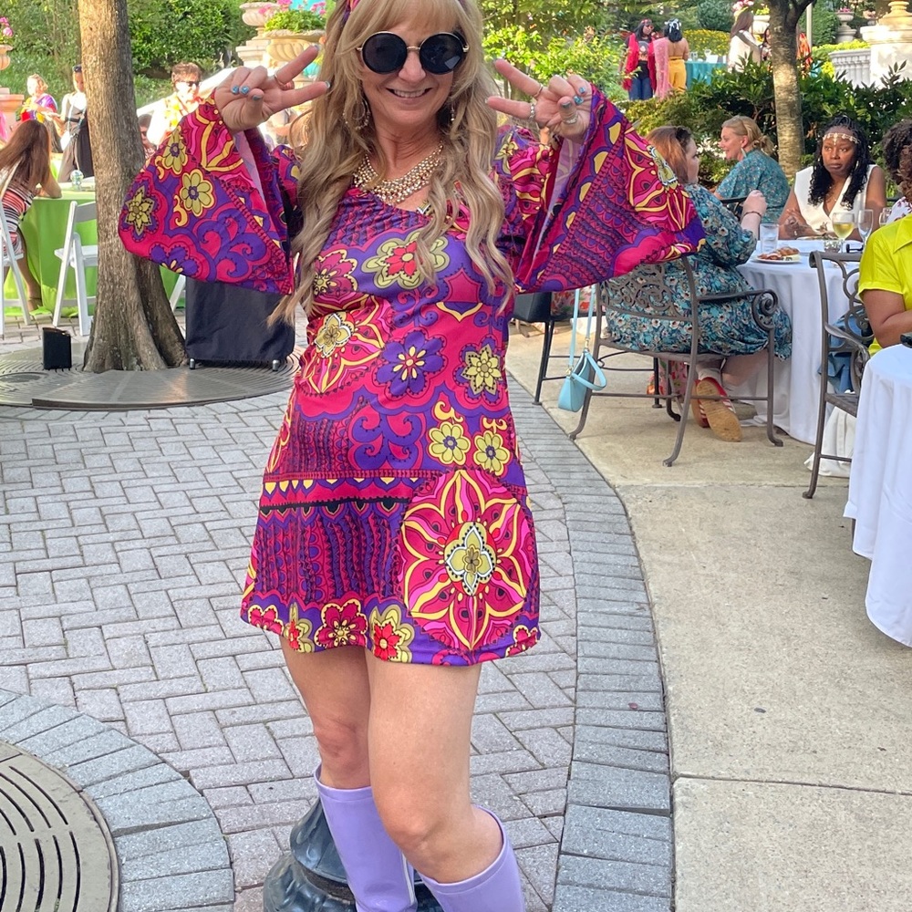 Leg Avenue Hippy Girl Costume Floral Dress Pink and Purple Bell Sleeves